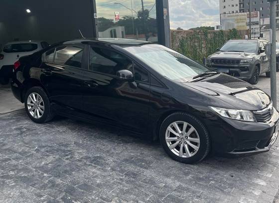 HONDA CIVIC 1.8 LXS 16V FLEX 4P AUTOMÁTICO